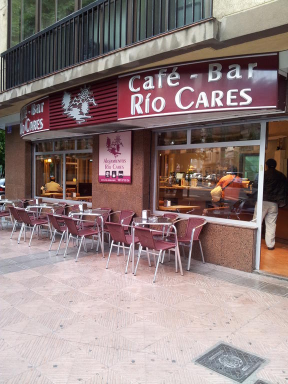 Alojamientos Rio Cares Леон Екстериор снимка
